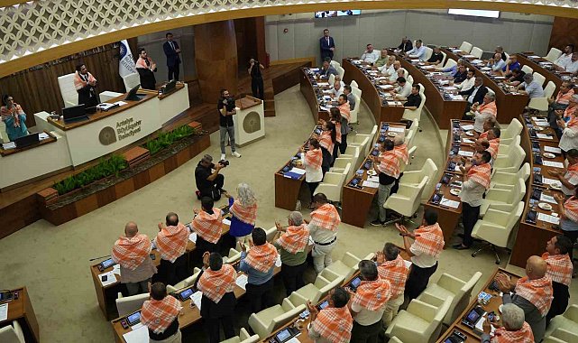 Antalya Büyükşehir Belediye Meclisi, Böcek'in tutuklanmasının ardından ilk kez toplandı