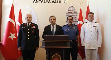 Antalya Valisi Şahin: "Antalya'da son bir haftada 37 yangın çıktı, 52 hektar alan yandı"