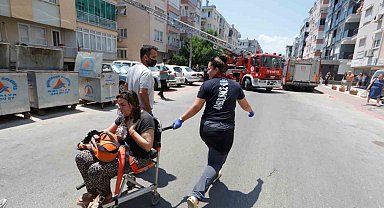 Antalya'da apartmanda çıkan yangında 7'si çocuk 10 kişi dumandan etkilendi