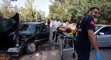 Antalya'da piknik dönüşü feci kaza: 3 yaralı