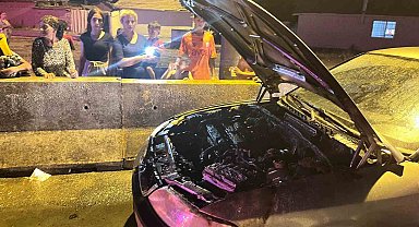 Aracı yanan sürücünün yardımına vatandaşlar koştu