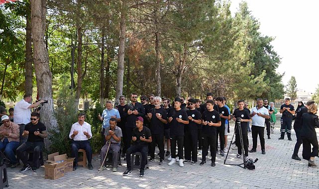 Arnavutköy'den Şehit Ömer Halisdemir'in kabrine 6 gün pedal çevirdiler