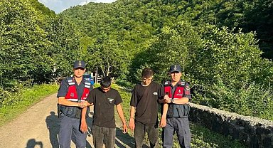 Artvin'de kaçak göçmenler ormanlık alanda yakalandı