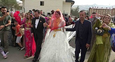 Aşiret mensubu başkana görkemli düğün