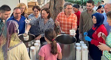 Aşurenin bereketi Muratpaşa'da paylaşıldı