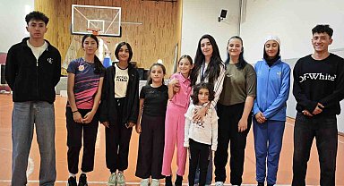Atletizm camiasından Elif Eyüp'e anlamlı ziyaret