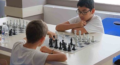 Aydın'da çocuklar satrançla düşünmeyi öğreniyor