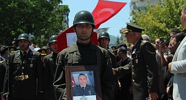 Aydınlı Şehit Üsteğmen Ege Akar, İzmir'de dualarla son yolculuğuna uğurladı