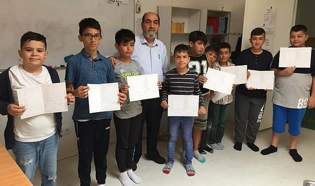 Aydınlı Zeki Hoca, emekli olduktan sonra hayatını Almanya'daki gençlere adadı
