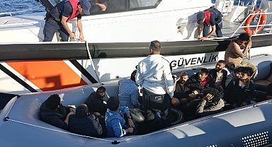 Ayvalık açıklarında 16 düzensiz göçmen yakalandı