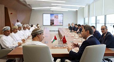 Bakan Bayraktar, Umman Enerji ve Madenler Bakanı Al Aufi ile görüştü