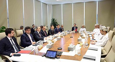 Bakan Bayraktar, Umman Yatırım Otoritesi Başkanı Al Murshidi ile görüştü