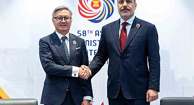 Bakan Fidan Malezya'da Laos Dışişleri Bakanı Phomvihane ile görüştü