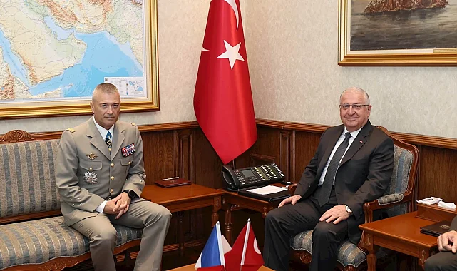 Bakan Güler, Fransa Genelkurmay Başkanı Burkhard'ı kabul etti