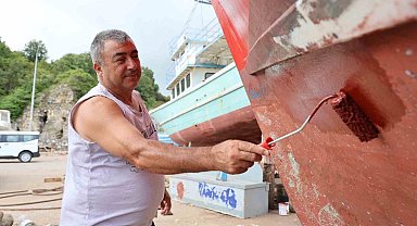 Balıkçılar, teknelerini yeni sezona hazırlıyor