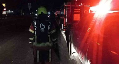 Balıkesir'de akaryakıt dolu tanker kaza yaptı