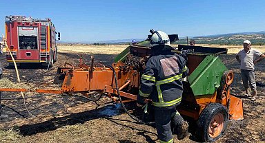 Balya makinesinde çıkan yangın tarlaya sıçradı, ekiplerin müdahalesiyle söndürüldü