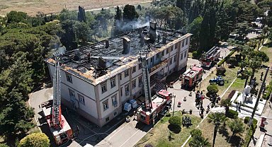 Bandırma'da Koyunculuk Araştırma Enstitüsü'nün çatısında yangın paniği