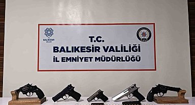 Bandırma'da ruhsatsız silah operasyonu