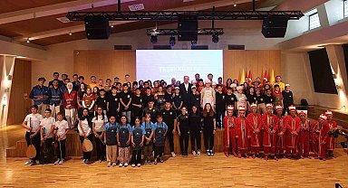 Başkan Altay gençlere yönelik faaliyetleri ve "Yaz Seninle Güzel" etkinliklerini anlattı