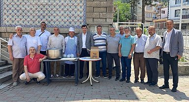 Başkan Kahveci, İstiklal Mahallesi'ndeki aşure etkinliğine katıldı