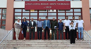 Başkan Kahveci'den DPÜ Sosyal Bilimler MYO'ya ziyaret
