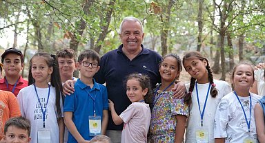 Başkan Şadi Özdemir, Nilüfer Doğa ve Bilim Yaz Okulu'ndaki öğrencilerle buluştu