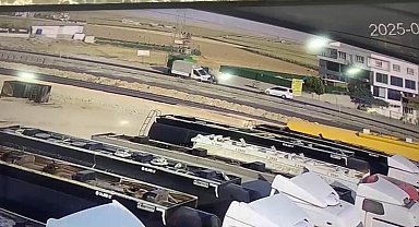 Batman'da kamyonet ile traktörün çarpıştığı kaza kamerada