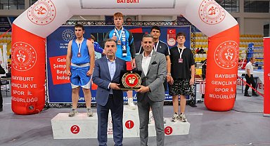 Bayburt'ta 'Boks Şampiyonası' sona erdi