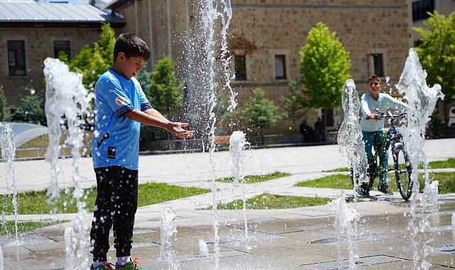 Bayburt'ta hafta sonu kavurucu sıcaklar yeni haftada sağanak yağış etkili olacak