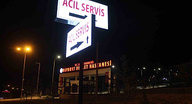 Bayburt'ta su kanalına düşen iki kardeşi vatandaşlar kurtardı