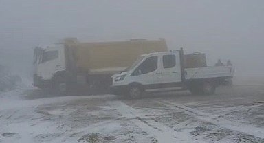 Bayburt'un Soğanlı Dağı'nda tipi ve fırtına etkili oluyor