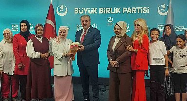 BBP lideri Destici: "Bizi bugüne kadar bazı zenginliklerimiz üzerinden ayırmaya çalıştılar"