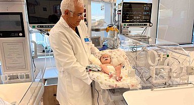 Bebeğe nefes aldıran ameliyat: Sol burun deliği olmayan bebek artık daha rahat nefes alacak