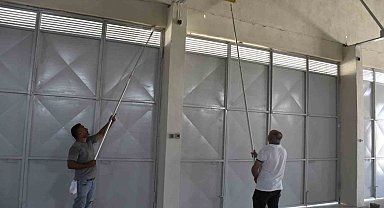 Belediye ekipleri, boya-badana ve tadilat hizmetiyle yüzleri güldürdü