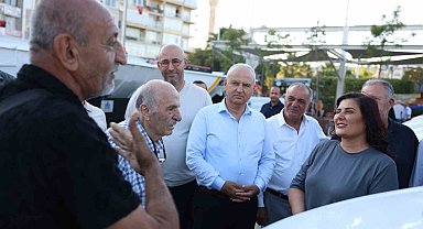 Belediyeye yeni alınan araçları gören yaşlı amcalar, Başkan Çerçioğlu'na böyle teşekkür etti