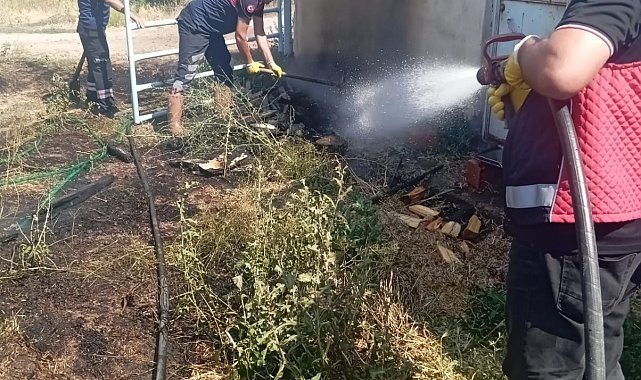 Besihane bahçesinde çıkan yangın paniğe neden oldu