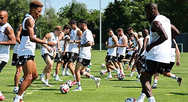 Beşiktaş sabah sahada, akşam salonda çalıştı