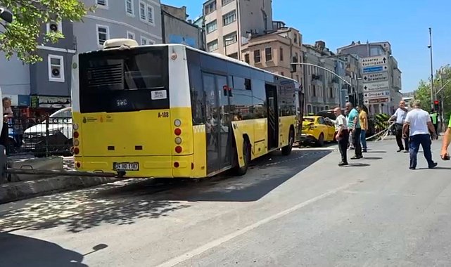 Beyoğlu'nda freni patlayan İETT otobüsü zincirleme kazaya neden oldu: 4 yaralı