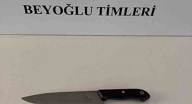Beyoğlu'nda laf atma kavgası kanlı bitti:1 ağır yaralı
