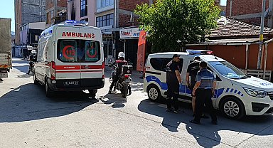 Bıçakla yaraladığı kocasını elektrikli bisiklet ile hastaneye götürdü