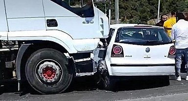 Bilecik'te tır ile otomobil çarpıştı: 1'i ağır 3 yaralı