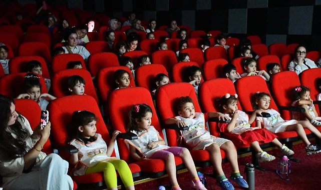 Bilecik'te çocuklara ücretsiz sinema şöleni