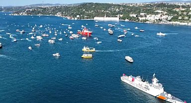 Boğaz'dan 15 Temmuz geçişi: 253 şehidin anısına 253 tekne kortejde yer alıyor