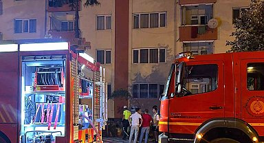 Bolu'da 5 katlı apartmanda yangın paniği