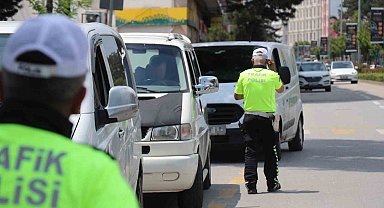 Bolu'da polis kurala uymayan sürücülere göz açtırmıyor: Milyonlarca lira ceza