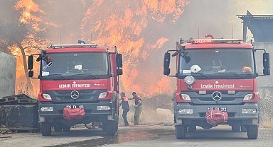 Bornova'da orman yangınını söndürme çalışmaları devam ediyor