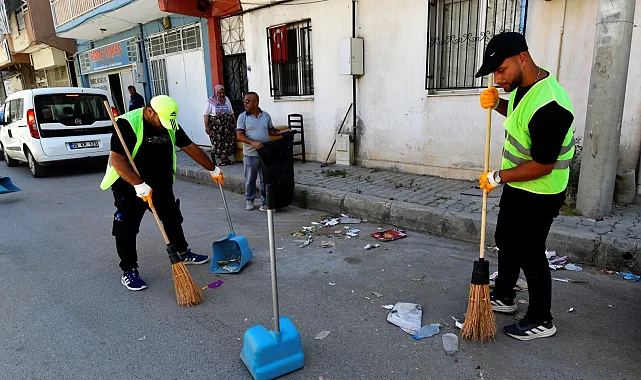 Bornova'da "Süpürge Timi" görevde