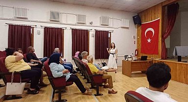 Bornovalı muhtarlara 'diksiyon' eğitimi