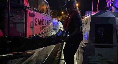 Bozcaada'da trafik kazasında yaralanan vatandaşın tıbbi tahliyesi Sahil Güvenlik ekiplerince gerçekleştirildi